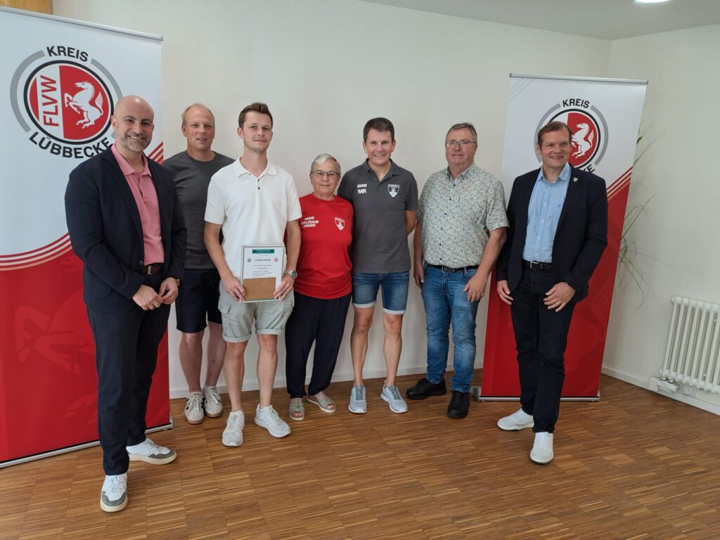 DfB-Ehrenamtspreis - Gruppenbild FC Oppenwehe